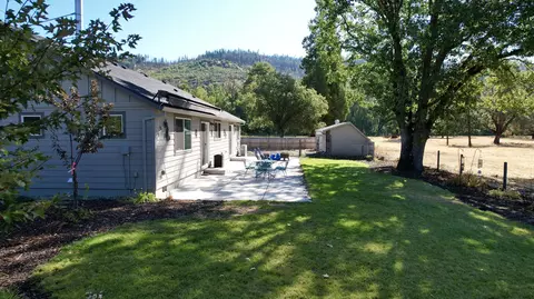 Exterior - 19661 Highway 62, Shady Cove, OR 97539 photo 10 of 17