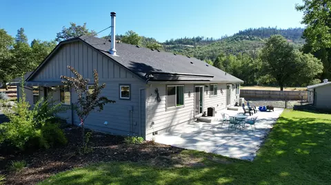 Exterior - 19661 Highway 62, Shady Cove, OR 97539 photo 11 of 17