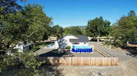 Exterior - 19661 Highway 62, Shady Cove, OR 97539 photo 3 of 17