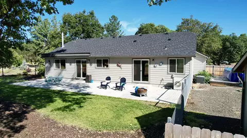 Exterior - 19661 Highway 62, Shady Cove, OR 97539 photo 13 of 17