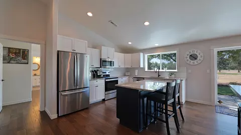 Kitchen - 19661 Highway 62, Shady Cove, OR 97539 photo 1 of 5