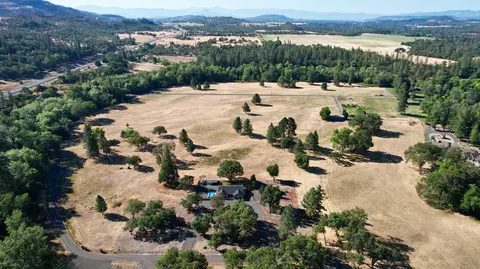 View/Area - 19661 Highway 62, Shady Cove, OR 97539 photo 2 of 4