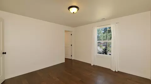 Bedroom - 19661 Highway 62, Shady Cove, OR 97539 photo 4 of 4