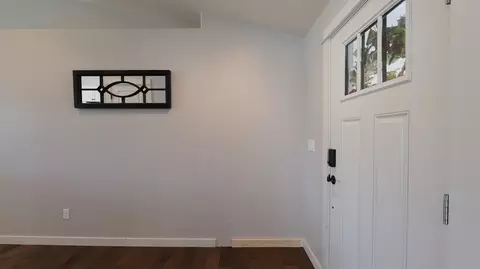 Entry Way - 19661 Highway 62, Shady Cove, OR 97539 photo 2 of 2
