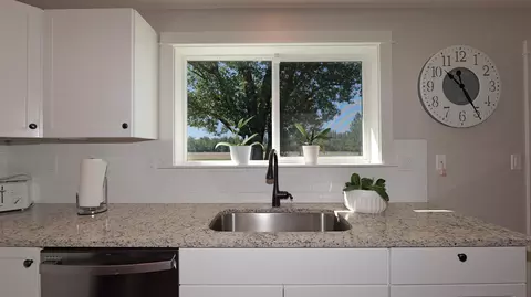 Kitchen - 19661 Highway 62, Shady Cove, OR 97539 photo 4 of 5