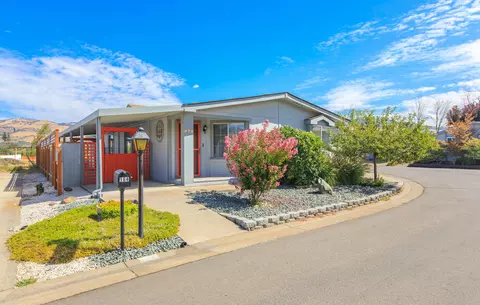 333 Mountain View Dr UNIT 164, Talent, OR 97540