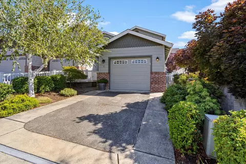 1508 Hollyhock Dr #C, Medford, OR 97504
