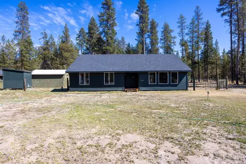 Exterior - 16320 Paulina View Rd, La Pine, OR 97739 photo 2 of 7