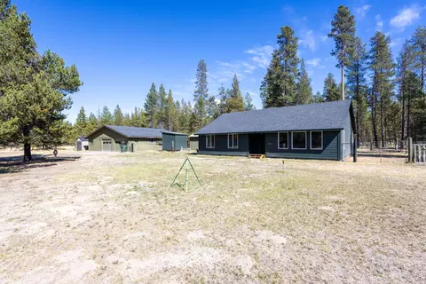 Exterior - 16320 Paulina View Rd, La Pine, OR 97739 photo 3 of 7
