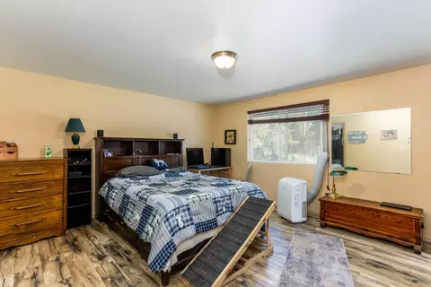 Bedroom - 16320 Paulina View Rd, La Pine, OR 97739 photo 1 of 4