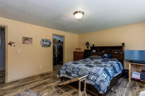 Bedroom - 16320 Paulina View Rd, La Pine, OR 97739 photo 2 of 4