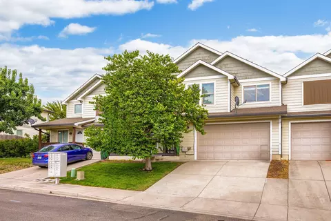 210 Northview Dr, Eagle Point, OR 97524