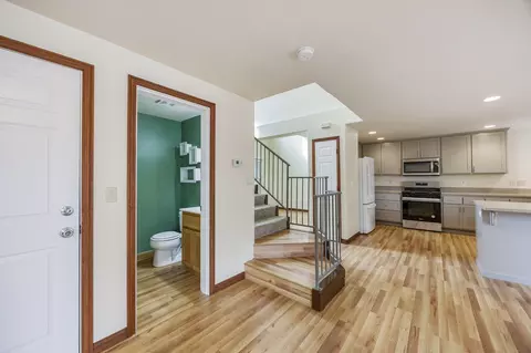 Entry Way - 210 Northview Dr, Eagle Point, OR 97524 photo 4 of 5
