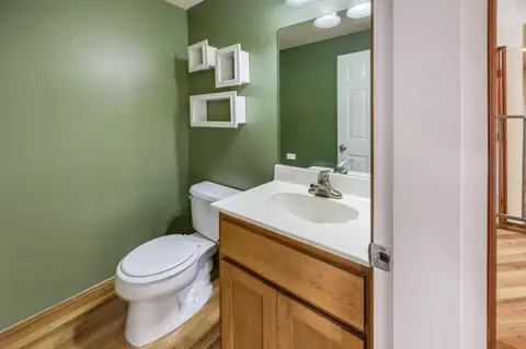 Bath - 210 Northview Dr, Eagle Point, OR 97524 photo 1 of 5