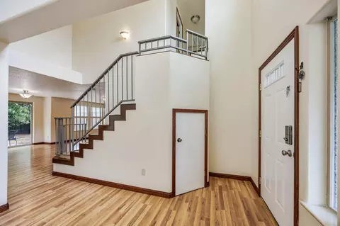 Entry Way - 210 Northview Dr, Eagle Point, OR 97524 photo 1 of 5