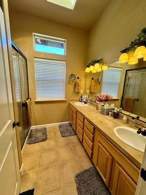 Bath - 227 Cedar Brook Ln, Cave Junction, OR 97523 photo 2 of 2
