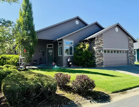 227 Cedar Brook Ln, Cave Junction, OR 97523
