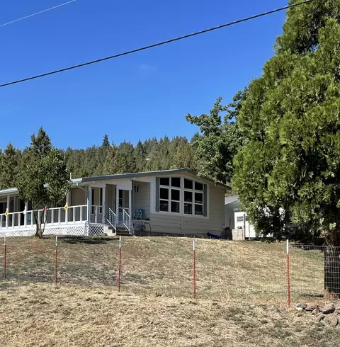 10003 Ben Kerns Rd, Klamath Falls, OR 97601