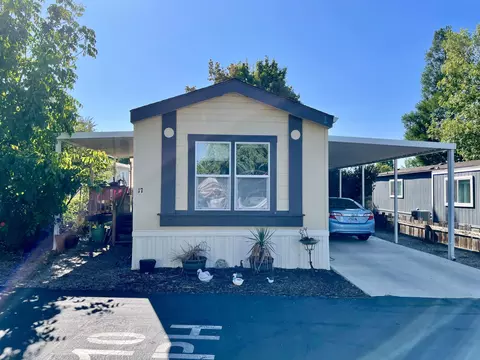 355 Colver Rd #17, Talent, OR 97540