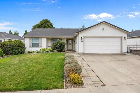 166 Woodridge Dr, Central Point, OR 97502