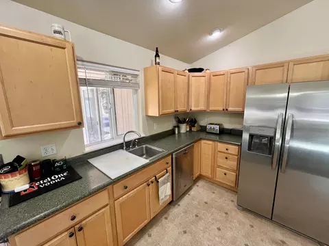 Kitchen - 56229 Bufflehead Rd, Bend, OR 97707 photo 2 of 3