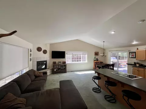 Living - 56229 Bufflehead Rd, Bend, OR 97707 photo 1 of 3