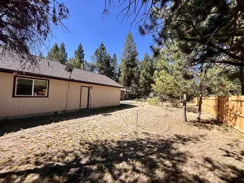 Exterior - 56229 Bufflehead Rd, Bend, OR 97707 photo 12 of 17
