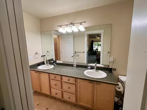 Bath - 56229 Bufflehead Rd, Bend, OR 97707 photo 1 of 3
