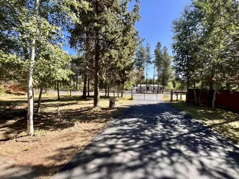Exterior - 56229 Bufflehead Rd, Bend, OR 97707 photo 4 of 17