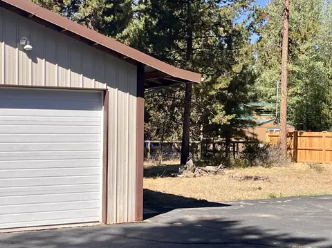 Exterior - 56229 Bufflehead Rd, Bend, OR 97707 photo 7 of 17