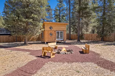 Exterior - 52844 Day Rd, La Pine, OR 97739 photo 10 of 15