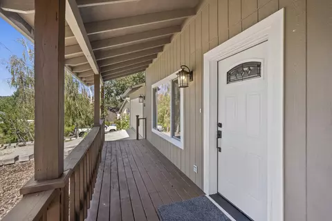 163 Christa Ln, Eagle Point, OR 97524 photo 3