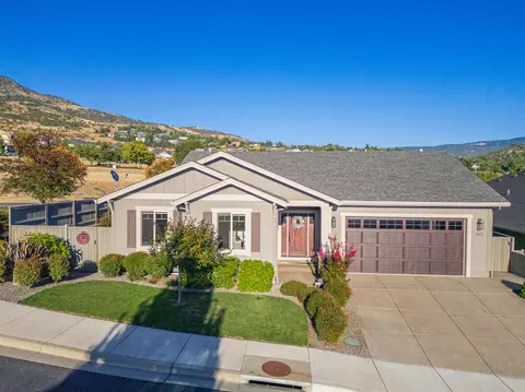 862 Sonoma Ct, Medford, OR 97504