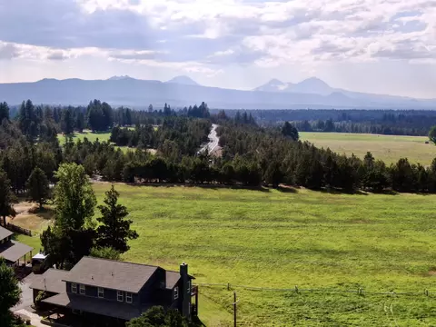 63850 Johnson Rd, Bend, OR 97703
