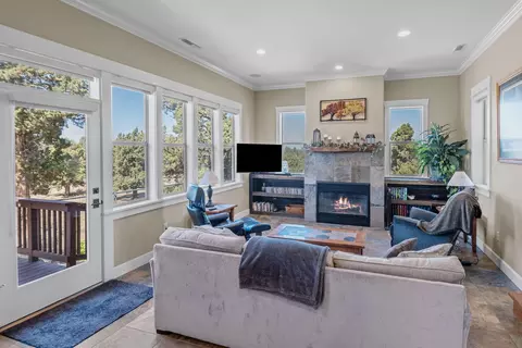 Living - 64765 Kelly Ct, Bend, OR 97701 photo 1 of 3