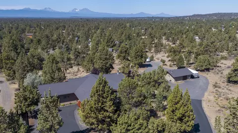 View/Area - 64765 Kelly Ct, Bend, OR 97701 photo 2 of 3