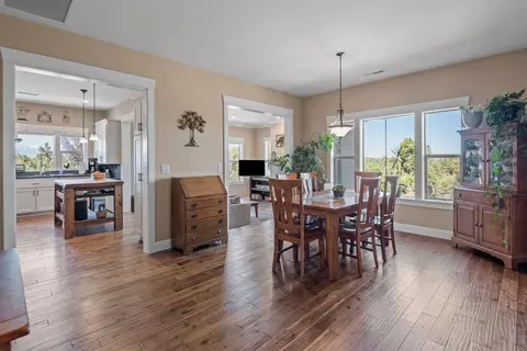 Dining - 64765 Kelly Ct, Bend, OR 97701 photo 1 of 2