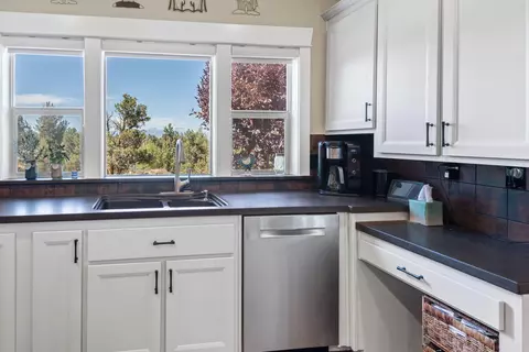 Kitchen - 64765 Kelly Ct, Bend, OR 97701 photo 2 of 3