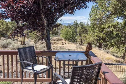 Exterior - 64765 Kelly Ct, Bend, OR 97701 photo 3 of 5