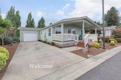 792 Kings Way, Grants Pass, OR 97526