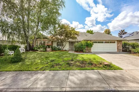 45 Vintage Cir, Jacksonville, OR 97530