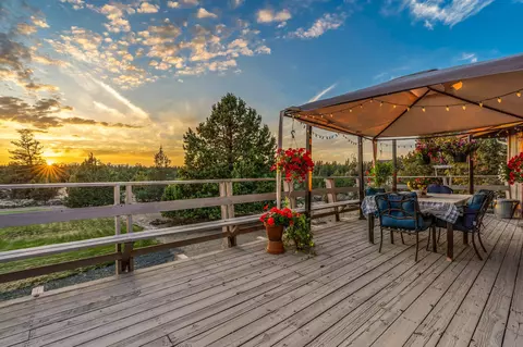 61785 Ten Barr Ranch Rd, Bend, OR 97701