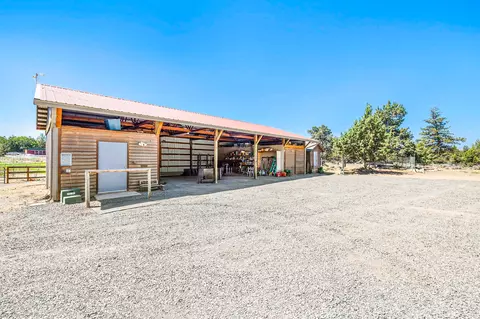 61785 Ten Barr Ranch Rd, Bend, OR 97701 photo 37