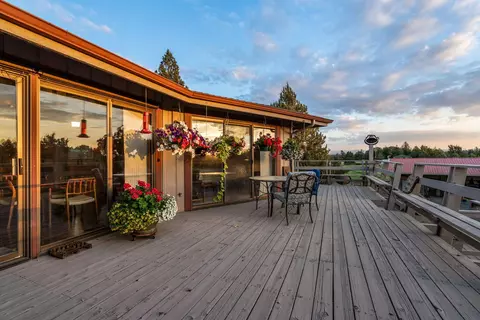 61785 Ten Barr Ranch Rd, Bend, OR 97701 photo 2