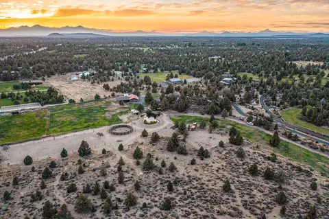 61785 Ten Barr Ranch Rd, Bend, OR 97701 photo 6