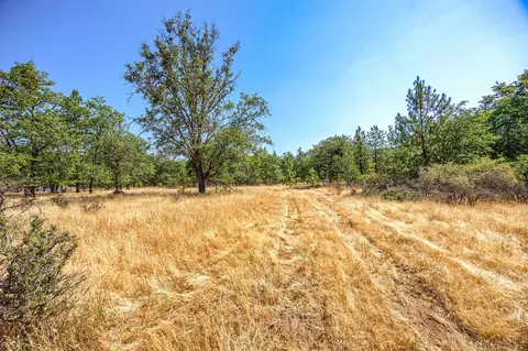 Tl 800 Monument Drive, Grants Pass, OR 97526