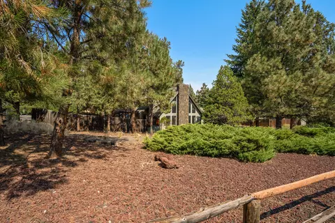 20554 Cambridge Ct, Bend, OR 97702 photo 2