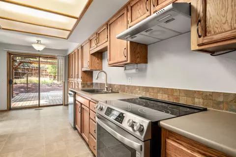 20554 Cambridge Ct, Bend, OR 97702 photo 9