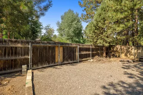 20554 Cambridge Ct, Bend, OR 97702 photo 36