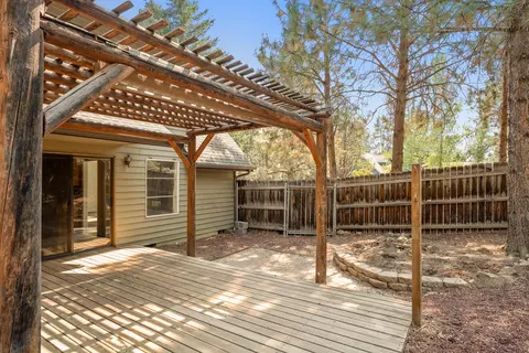 20554 Cambridge Ct, Bend, OR 97702 photo 33